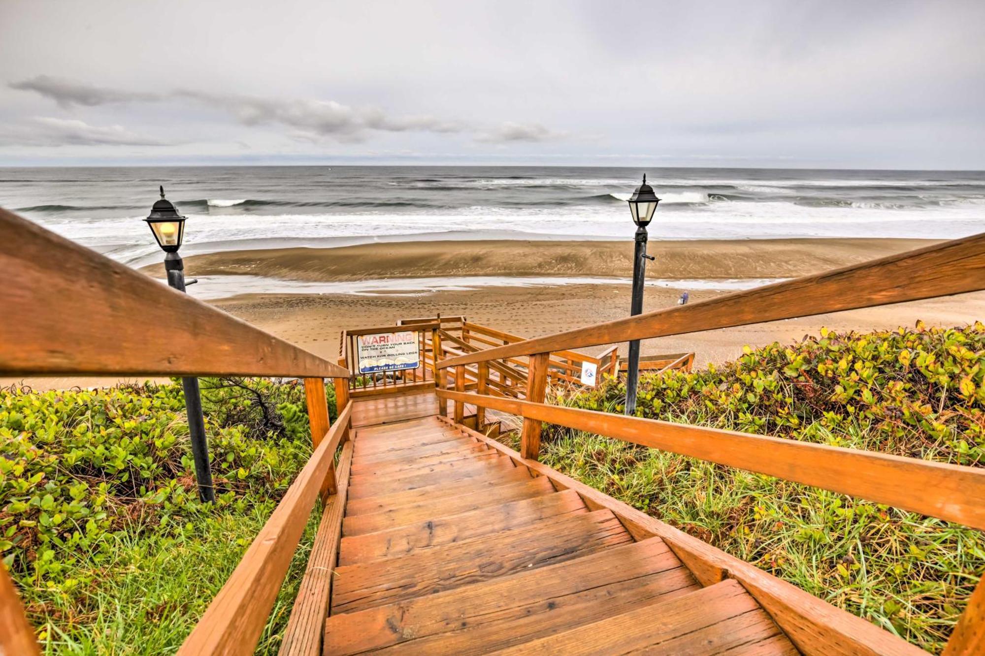 Lincoln City Condo Pool Access, Walk To Beach! Exterior photo